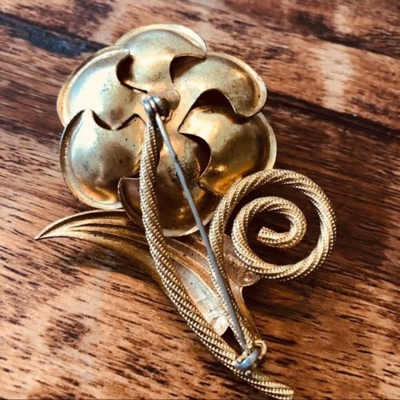 Vintage Brass Tone Garden Rose Brooch - Picture 3 of 7